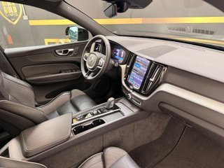 Volvo XC60 2.0 T6 AWD Recharge R-Design Auto