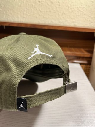 Gorra Jordan Classic99 Verde Oliva Ajustable