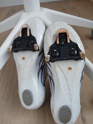 Bicicleta carretera Oklan y zapatillas con cala