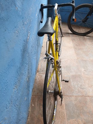 Bicicleta carretera Oklan y zapatillas con cala