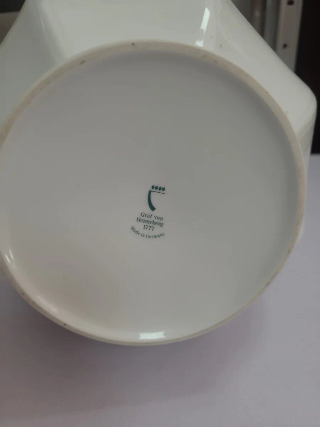 Sopera  de porcelana alemana floral