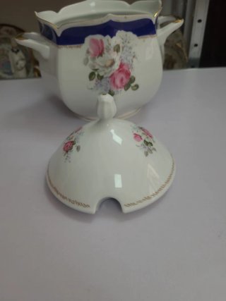 Sopera  de porcelana alemana floral