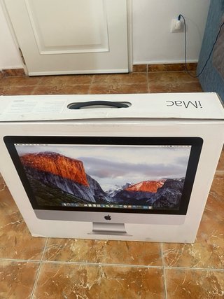 iMac 21,5” 2015 + Magic Mouse y Keyboard