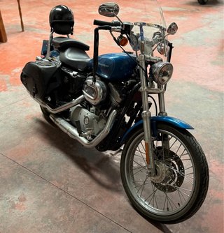 Harley-Davidson Sportster XL 883 C Custom Azul