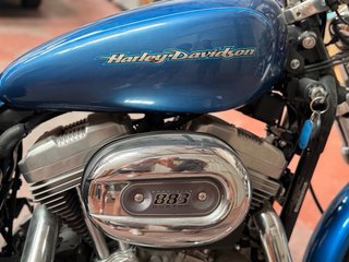 Harley-Davidson Sportster XL 883 C Custom Azul