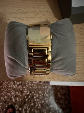 Reloj Guess Dorado Unisex