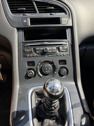Peugeot 5008 2010