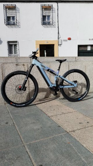 Bicicleta Eléctrica Cube 800w