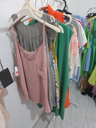 Lote Ropa de mujer por cierre de tienda