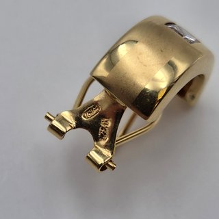 Pendiente de oro de 18k con piedras. 2.92 gr.