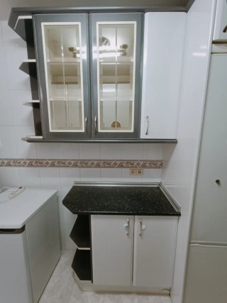 Muebles de cocina blancos y antracita