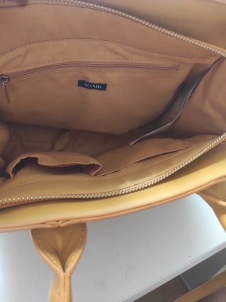 Bolso color mostaza