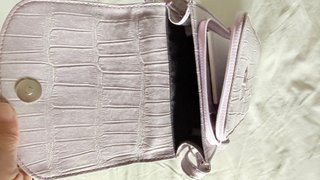 Bandolera lila efecto piel cocodrilo