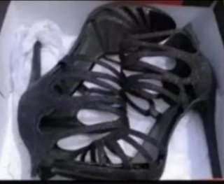 Sandalias Guess Negras y Plateadas