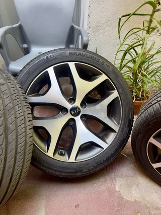 Llantas Kia Sportage 19” Bitono + Neumáticos