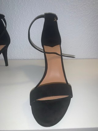 Zapatos de tacón negros para mujer