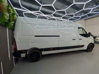 Nissan NV400 Nissan NV400 2.3dCi 125 COMFORT L3H2 3500 FWD