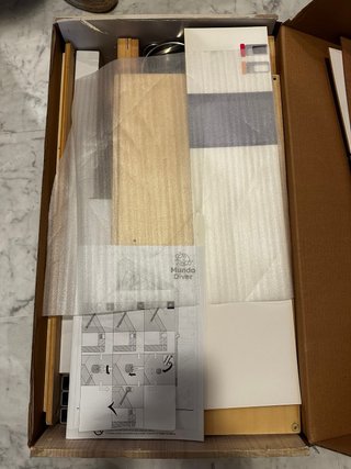 Cocinita de madera con accesorios