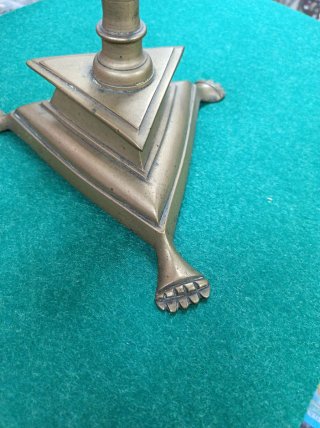 Candelabro Bronce Antiguo Base Triangular