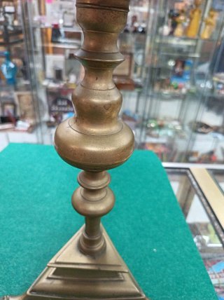 Candelabro Bronce Antiguo Base Triangular