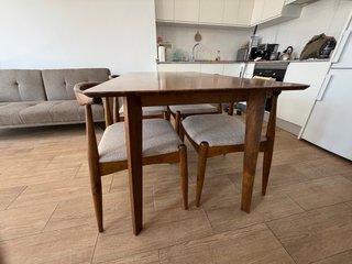 Mesa comedor y 4 sillas madera