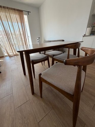 Mesa comedor y 4 sillas madera