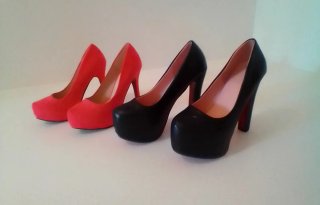 Zapatos de fiesta negros y rojos sin estrenar