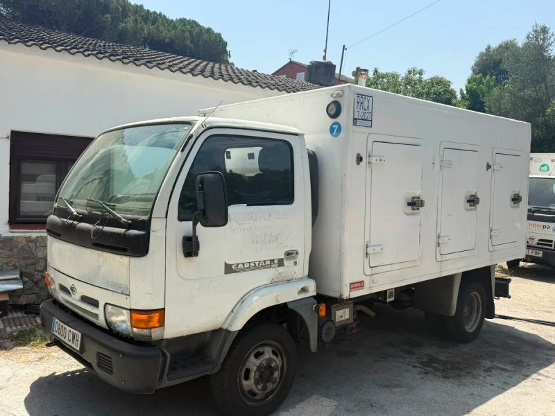 Nissan Cabstar 2004 solo hoy el precio! - foto 1