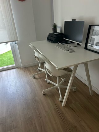 Escritorio blanco