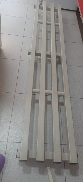 Banco estante de plástico blanco