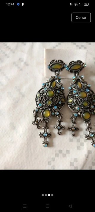 Pendientes elegantes con piedras
