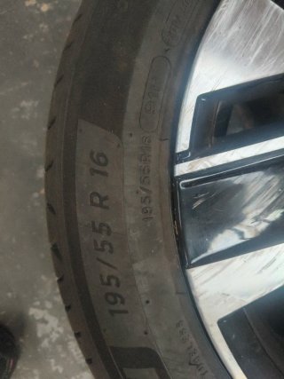 1 Llanta Peugeot 208 II con neumático