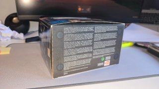 Little Nightmares 2 TV Edition Caja + Pegatinas