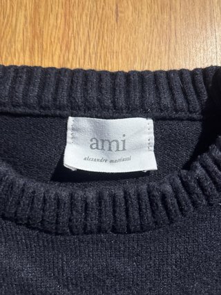 Jersey Ami Paris Negro Corazón Rojo