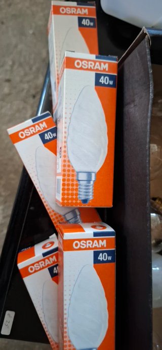 Lampadine assortite trasparenti e bianche