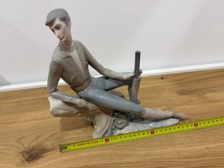 Figura Lladró Porcelana Cazador Escopeta