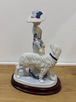Figura porcelana vintage Dama con Perro