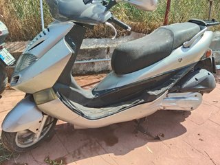 PiaggioMP3 híb Nexus 250 Yamaha xmax 250 Kymco250