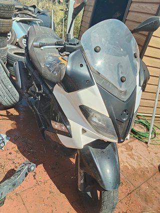 PiaggioMP3 híb Nexus 250 Yamaha xmax 250 Kymco250