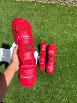 CONJUNTO COMPLETO DE PROTECCIONES DE KUMITE