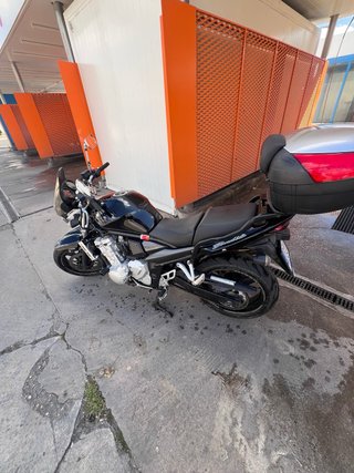 Suzuki Bandit 650 Negra