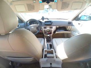 HYUNDAI SONATA V (NF) 2.0 CRDi — 140cv / 103kW