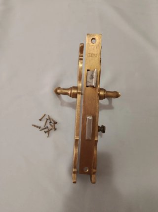Cerradura Latón AZBE con manilla y tornillos