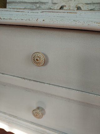Graziose comodine Lucia in stile shabby chic francese