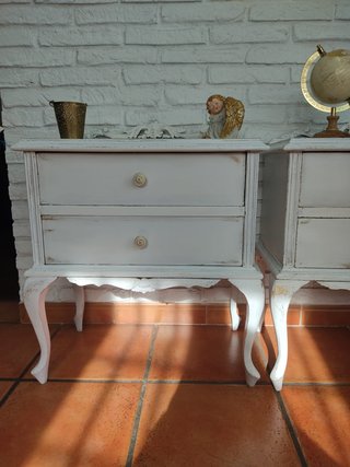 Graziose comodine Lucia in stile shabby chic francese