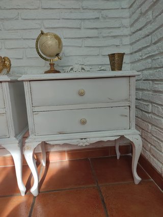 Graziose comodine Lucia in stile shabby chic francese