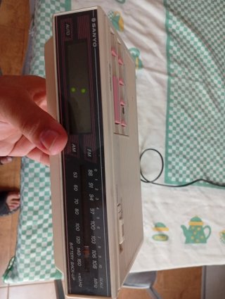 Reloj despertador Sanyo RM 5008 - Años 70