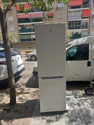 Nevera blanca