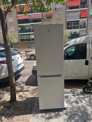 Nevera blanca