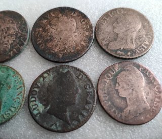 monedas antiguas de cobre de los siglos